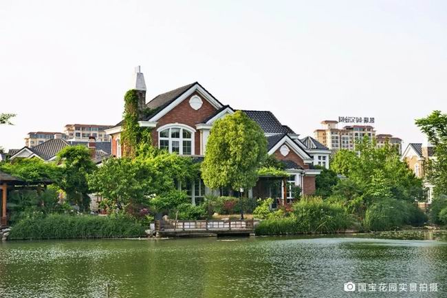 生涯在有湖的地方，是对人生的浪漫私藏